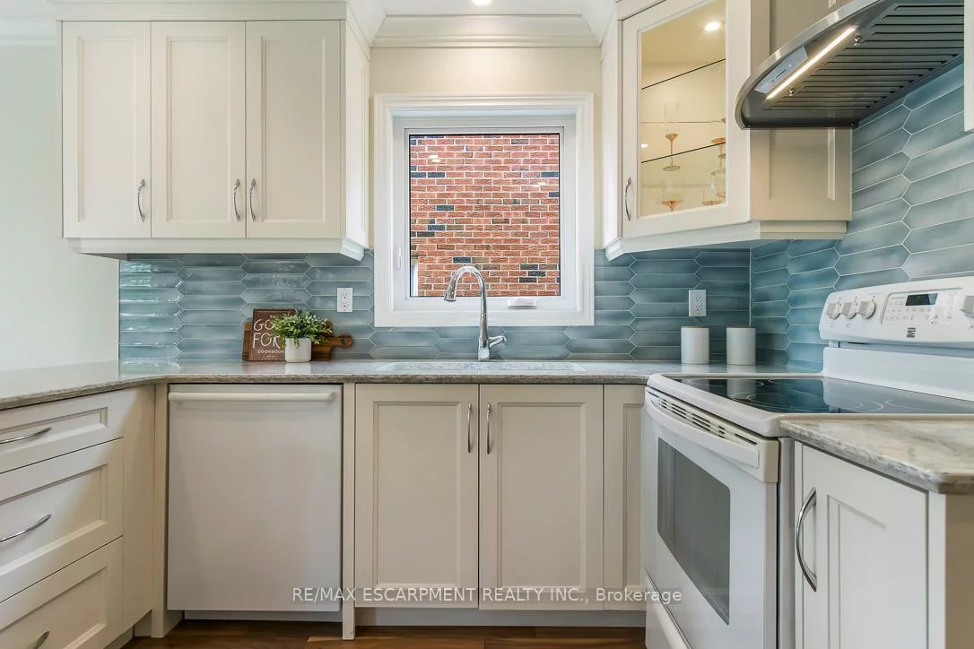 2712, Ashridge, 1004 - CV Clearview, Oakville