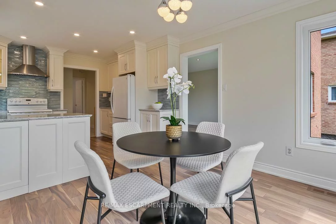 2712, Ashridge, 1004 - CV Clearview, Oakville