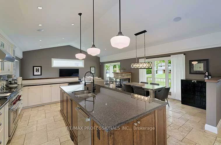 321, Wendy, 1020 - WO West, Oakville