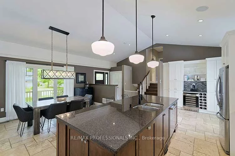321, Wendy, 1020 - WO West, Oakville