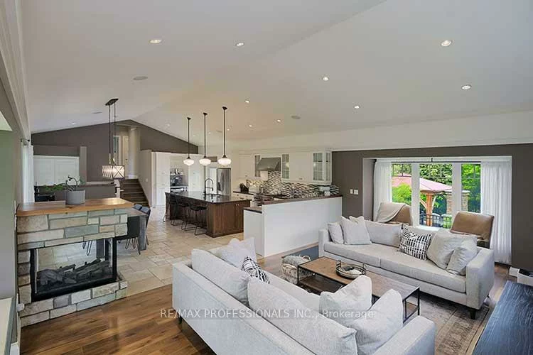 321, Wendy, 1020 - WO West, Oakville