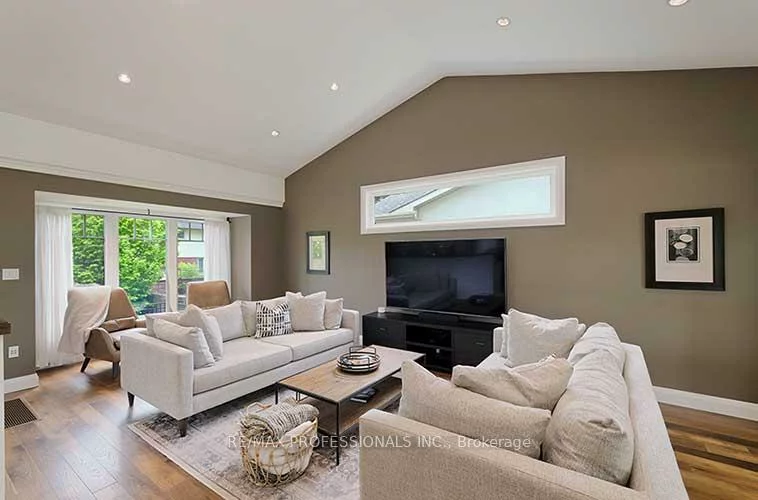 321, Wendy, 1020 - WO West, Oakville