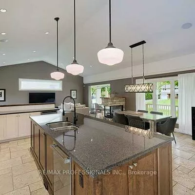 321, Wendy, 1020 - WO West, Oakville