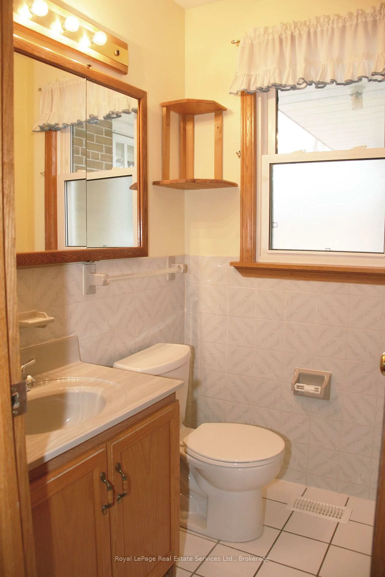 2072, Bridge, 1020 - WO West, Oakville