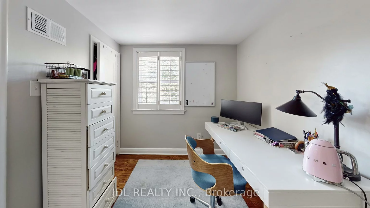 330, Poplar, 1011 - MO Morrison, Oakville