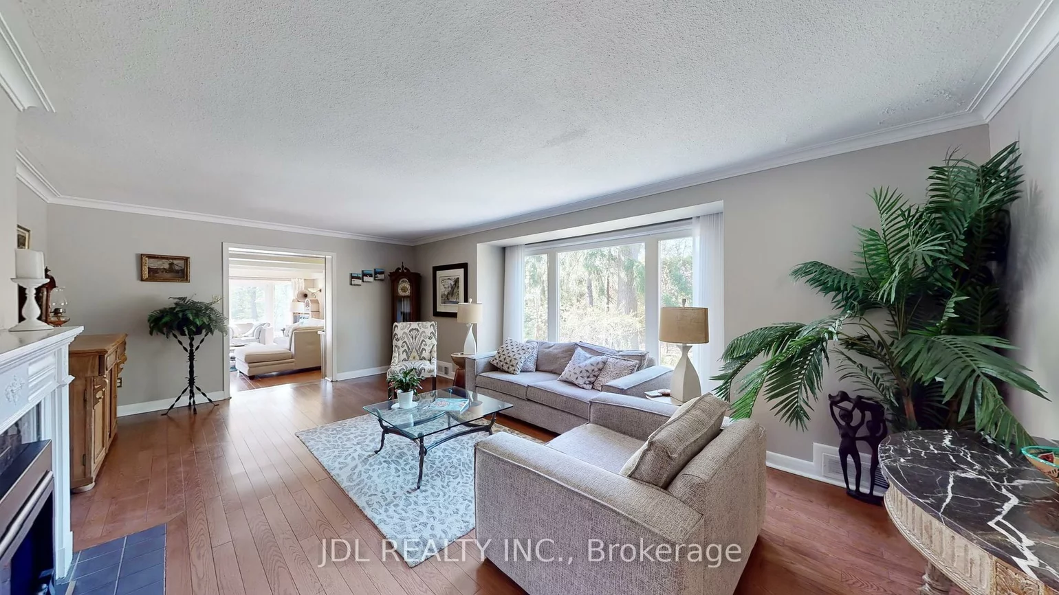 330, Poplar, 1011 - MO Morrison, Oakville