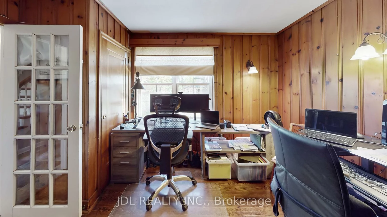 330, Poplar, 1011 - MO Morrison, Oakville