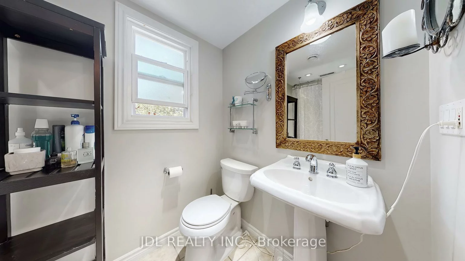 330, Poplar, 1011 - MO Morrison, Oakville