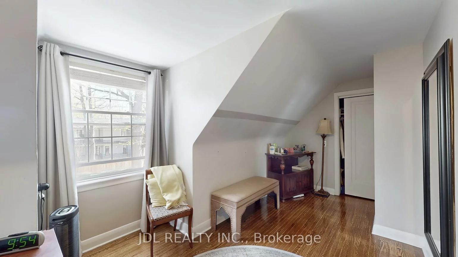 330, Poplar, 1011 - MO Morrison, Oakville