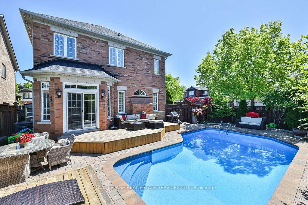1423, Liverpool, 1022 - WT West Oak Trails, Oakville
