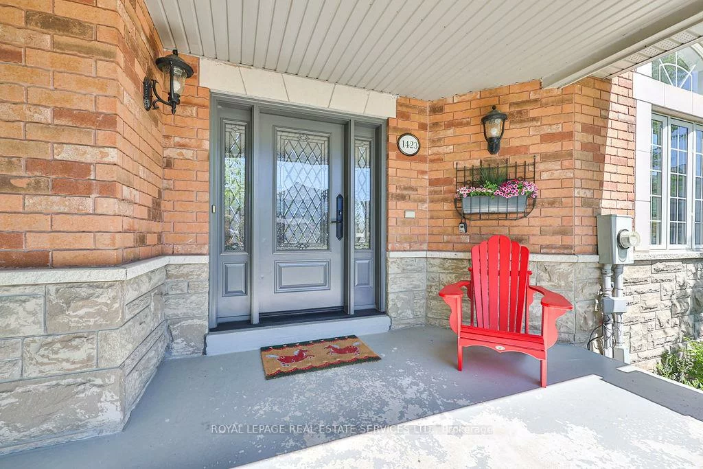 1423, Liverpool, 1022 - WT West Oak Trails, Oakville