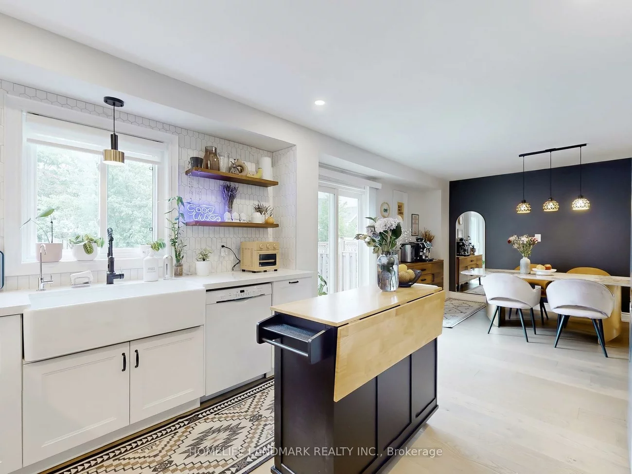 2048, White Dove, 1022 - WT West Oak Trails, Oakville
