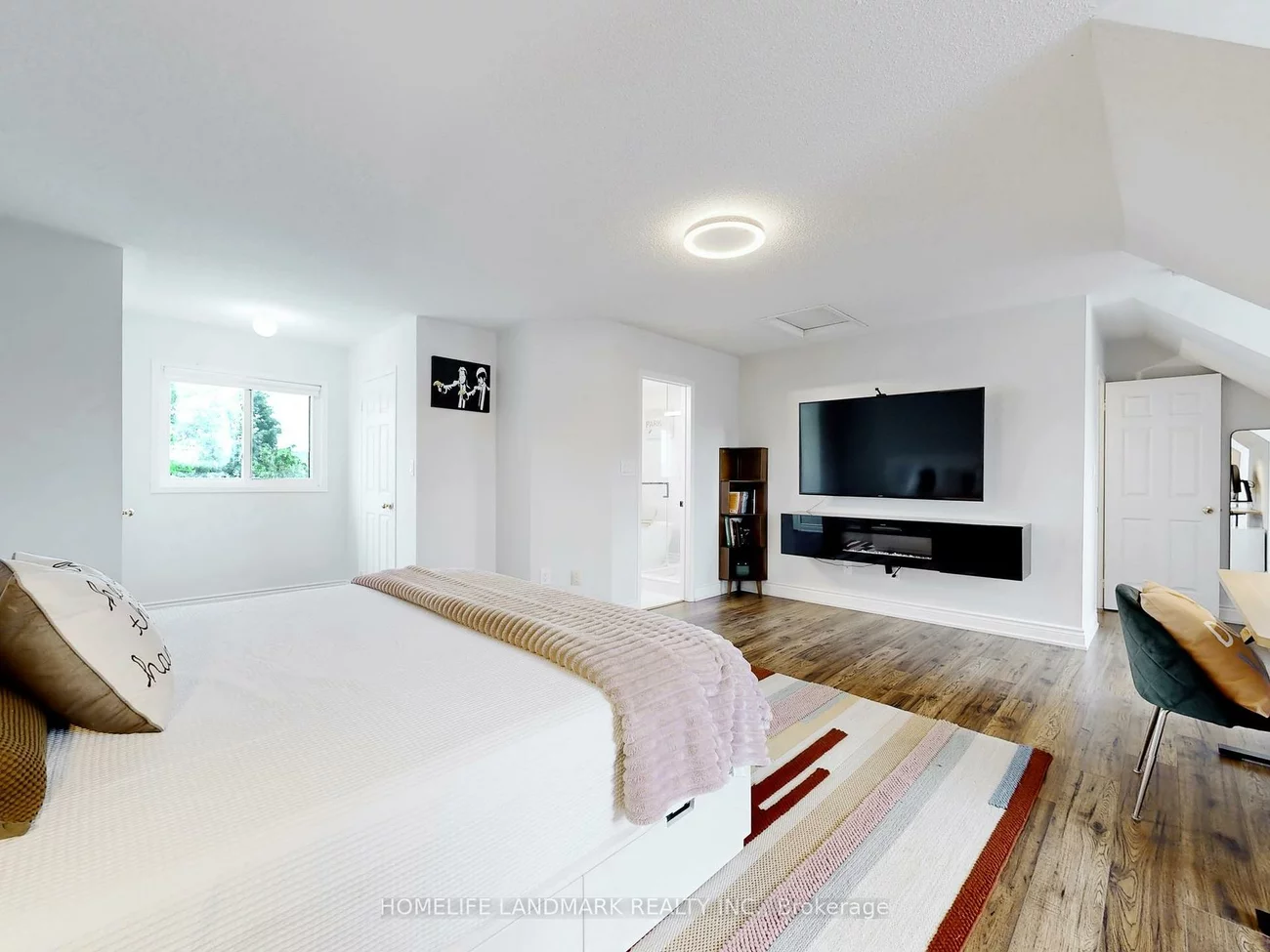 2048, White Dove, 1022 - WT West Oak Trails, Oakville