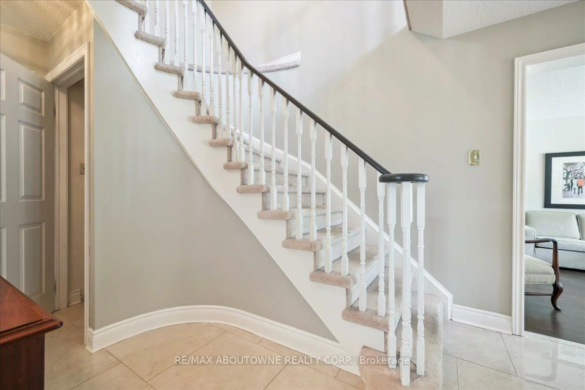 15, Culham, 1003 - CP College Park, Oakville