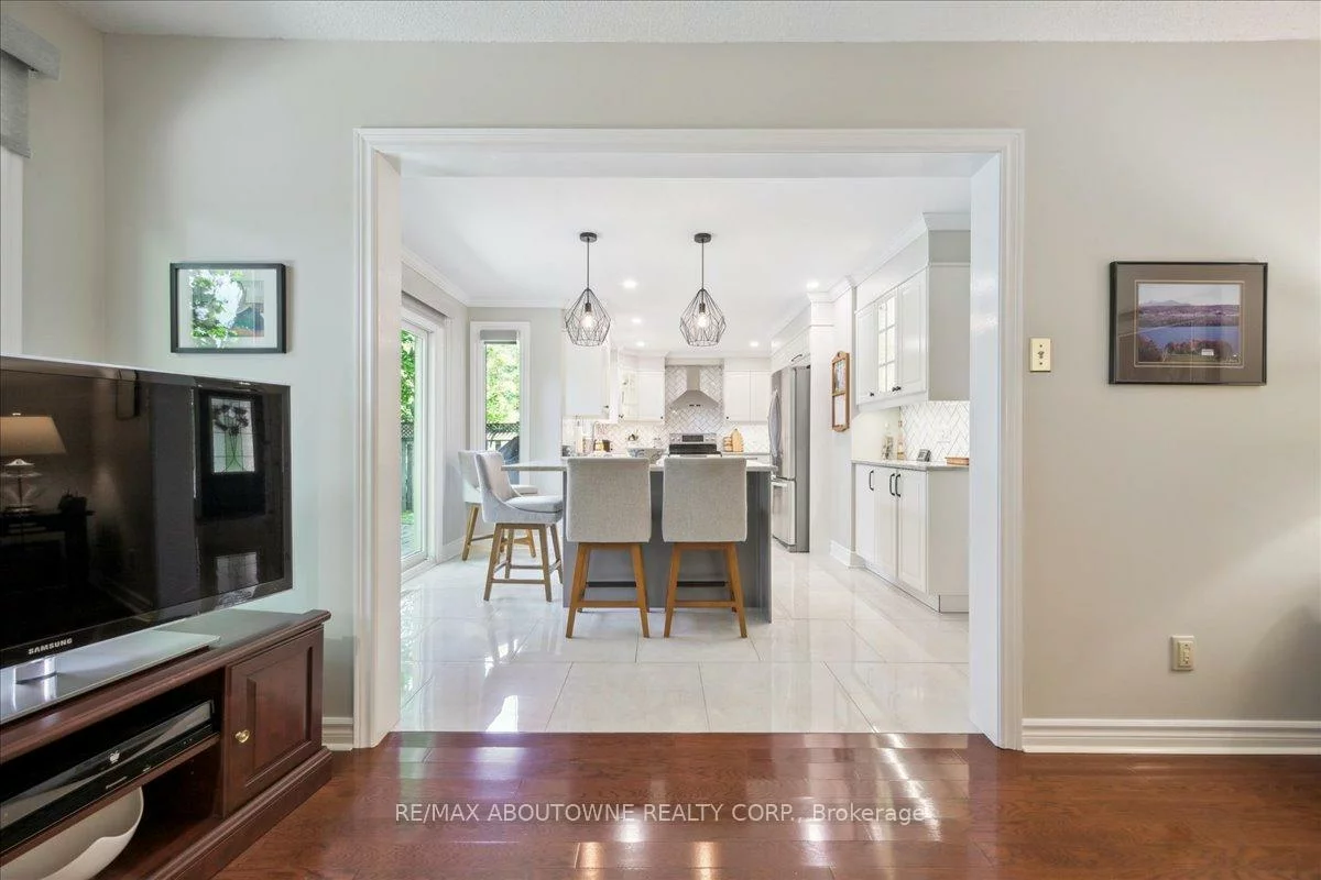 15, Culham, 1003 - CP College Park, Oakville