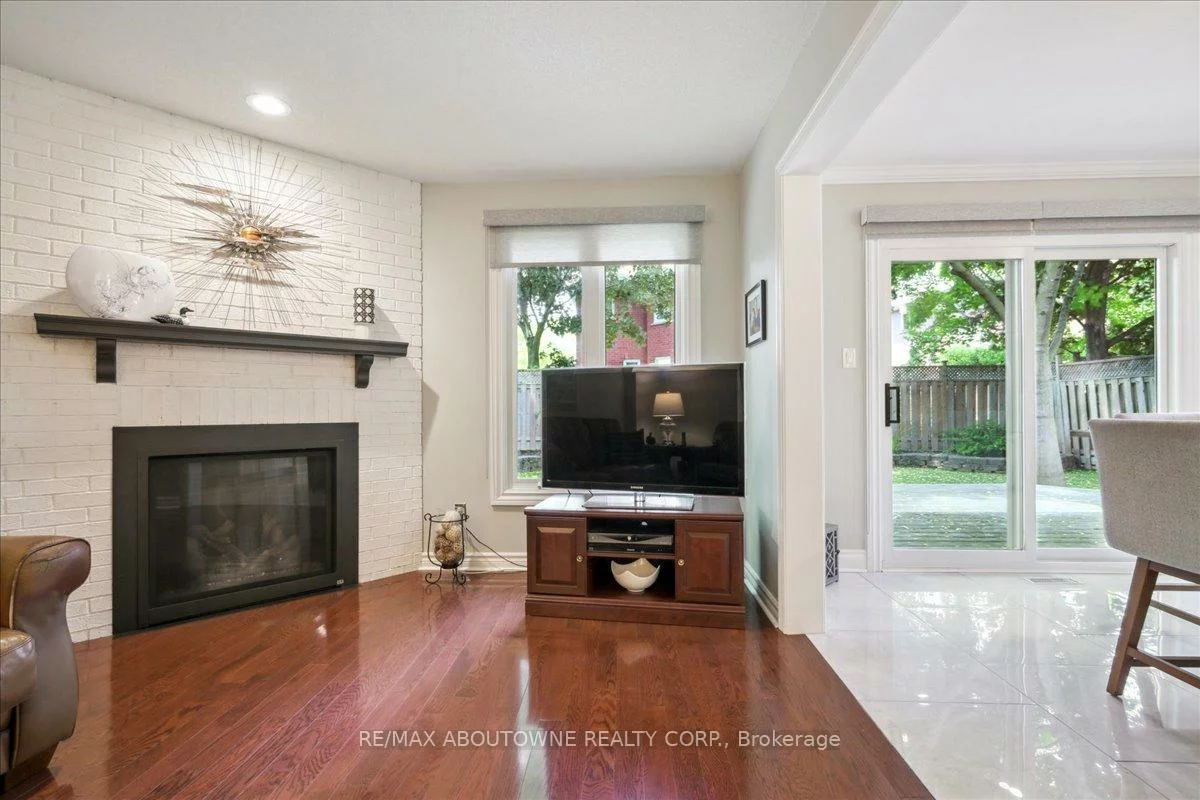 15, Culham, 1003 - CP College Park, Oakville