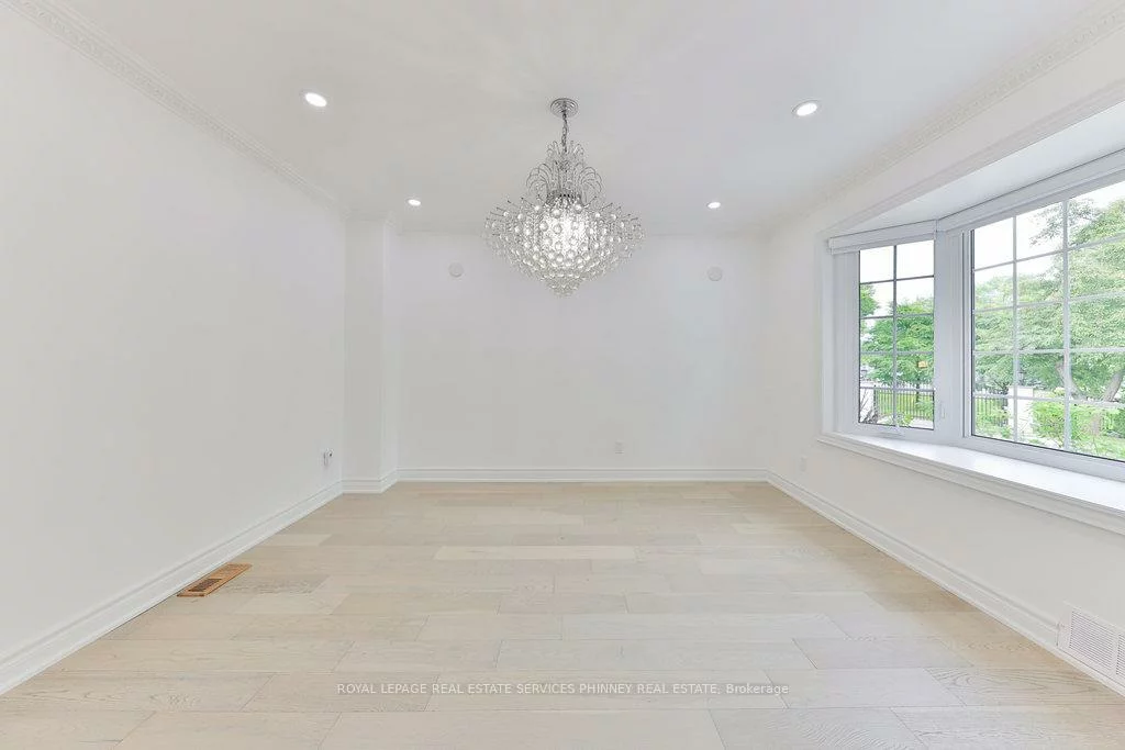 1003, Lakeshore, 1017 - SW Southwest, Oakville