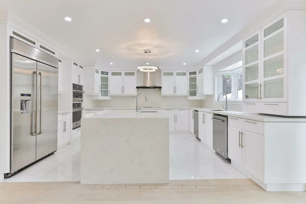1003, Lakeshore, 1017 - SW Southwest, Oakville