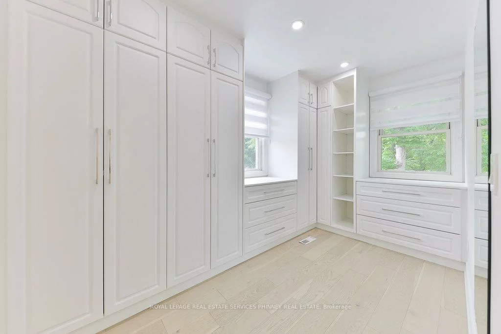 1003, Lakeshore, 1017 - SW Southwest, Oakville