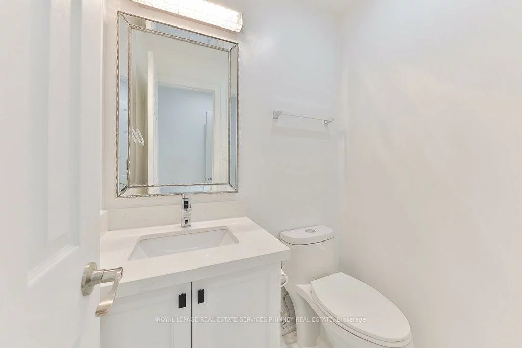 1003, Lakeshore, 1017 - SW Southwest, Oakville