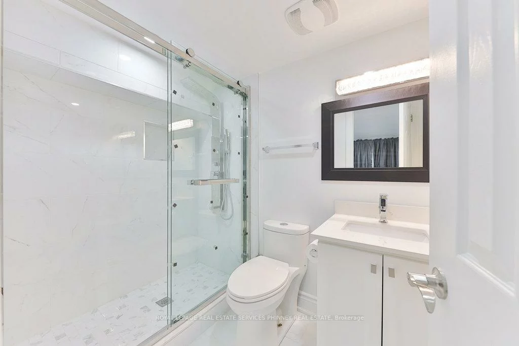 1003, Lakeshore, 1017 - SW Southwest, Oakville