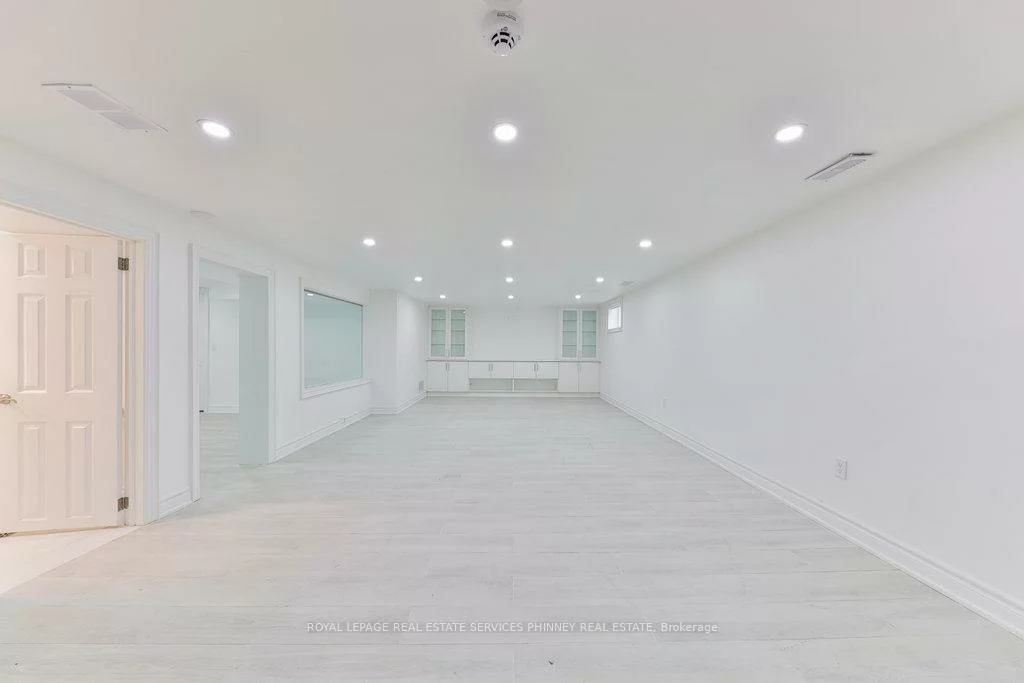 1003, Lakeshore, 1017 - SW Southwest, Oakville