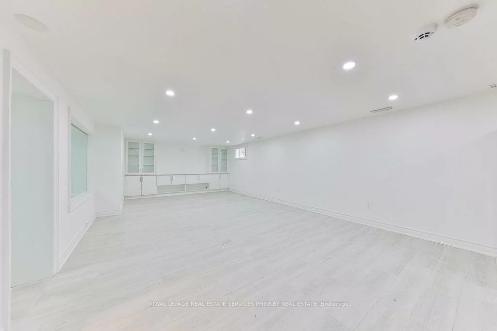 1003, Lakeshore, 1017 - SW Southwest, Oakville