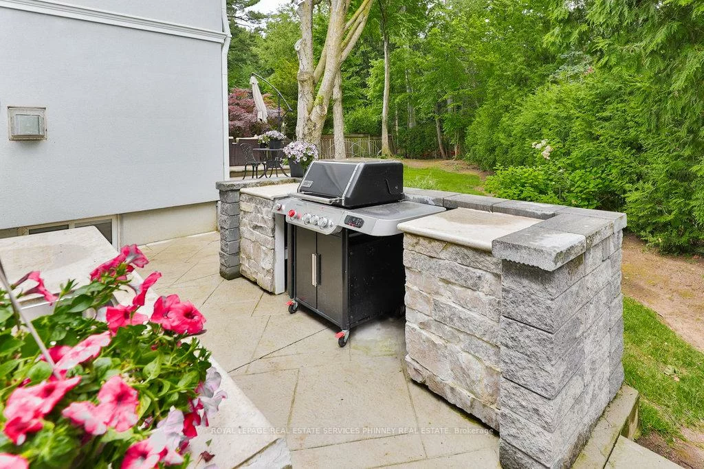 1003, Lakeshore, 1017 - SW Southwest, Oakville