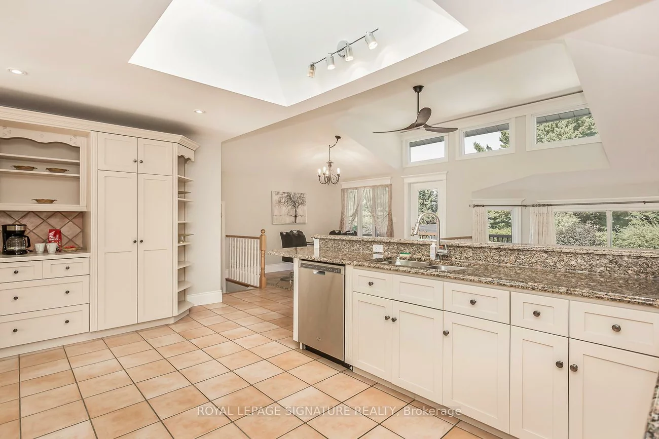383, Maplehurst, 1001 - BR Bronte, Oakville