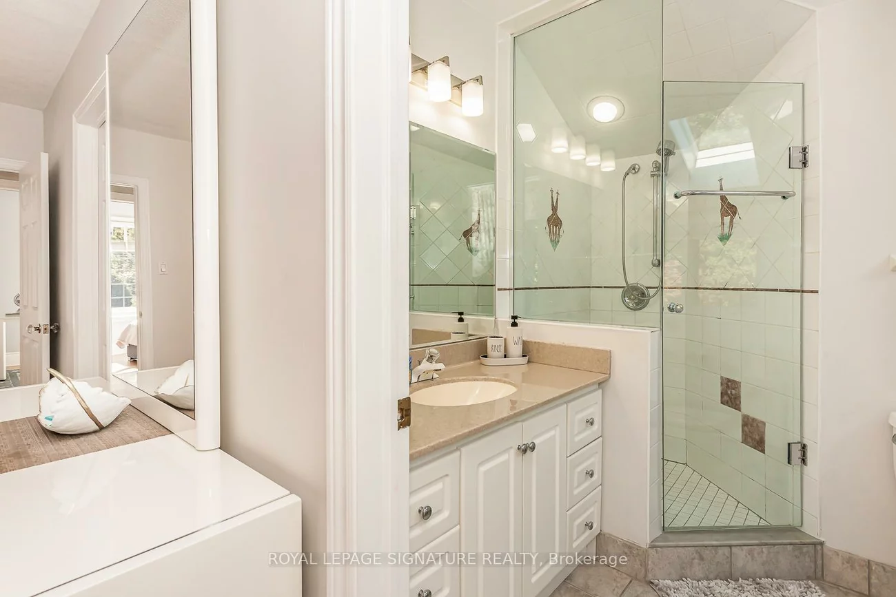 383, Maplehurst, 1001 - BR Bronte, Oakville