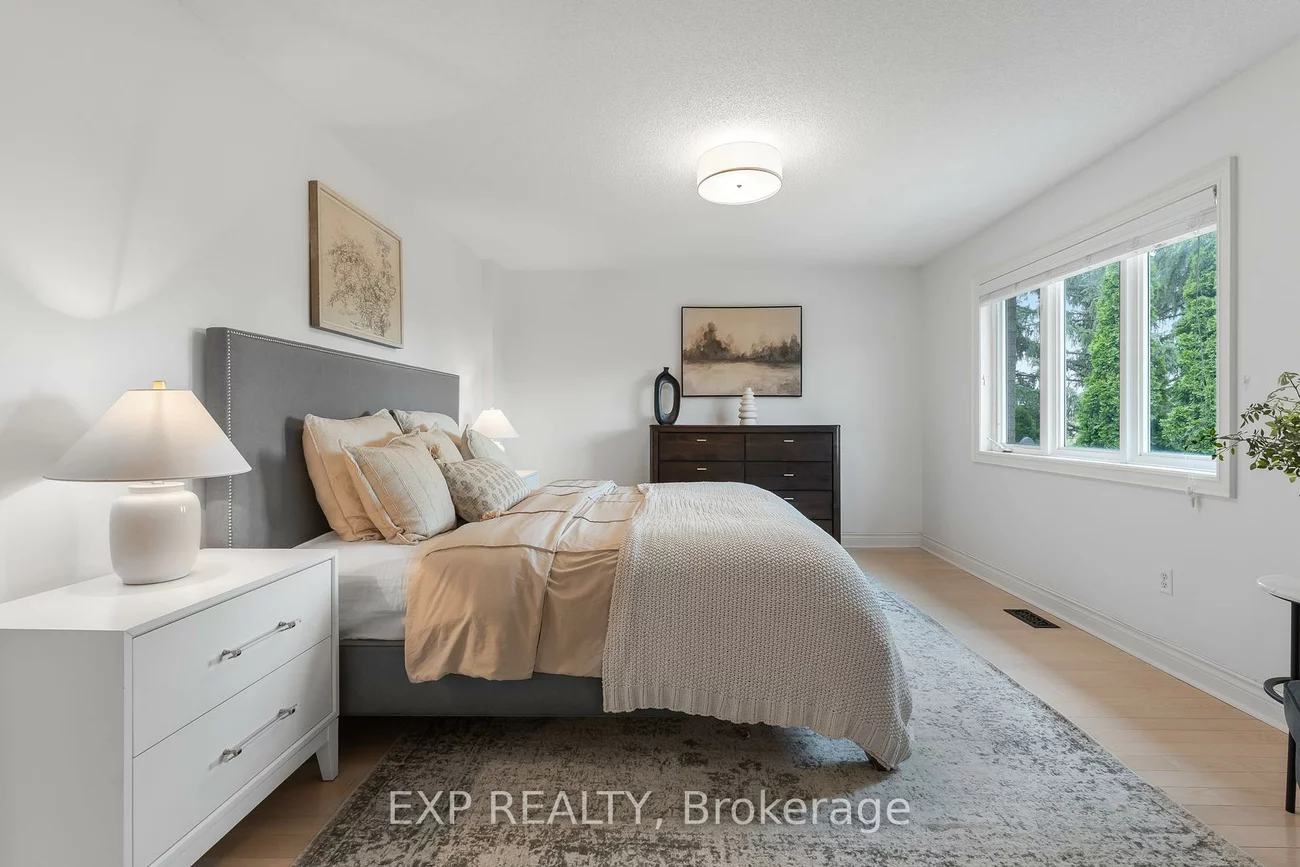 2000, Peak, 1015 - RO River Oaks, Oakville