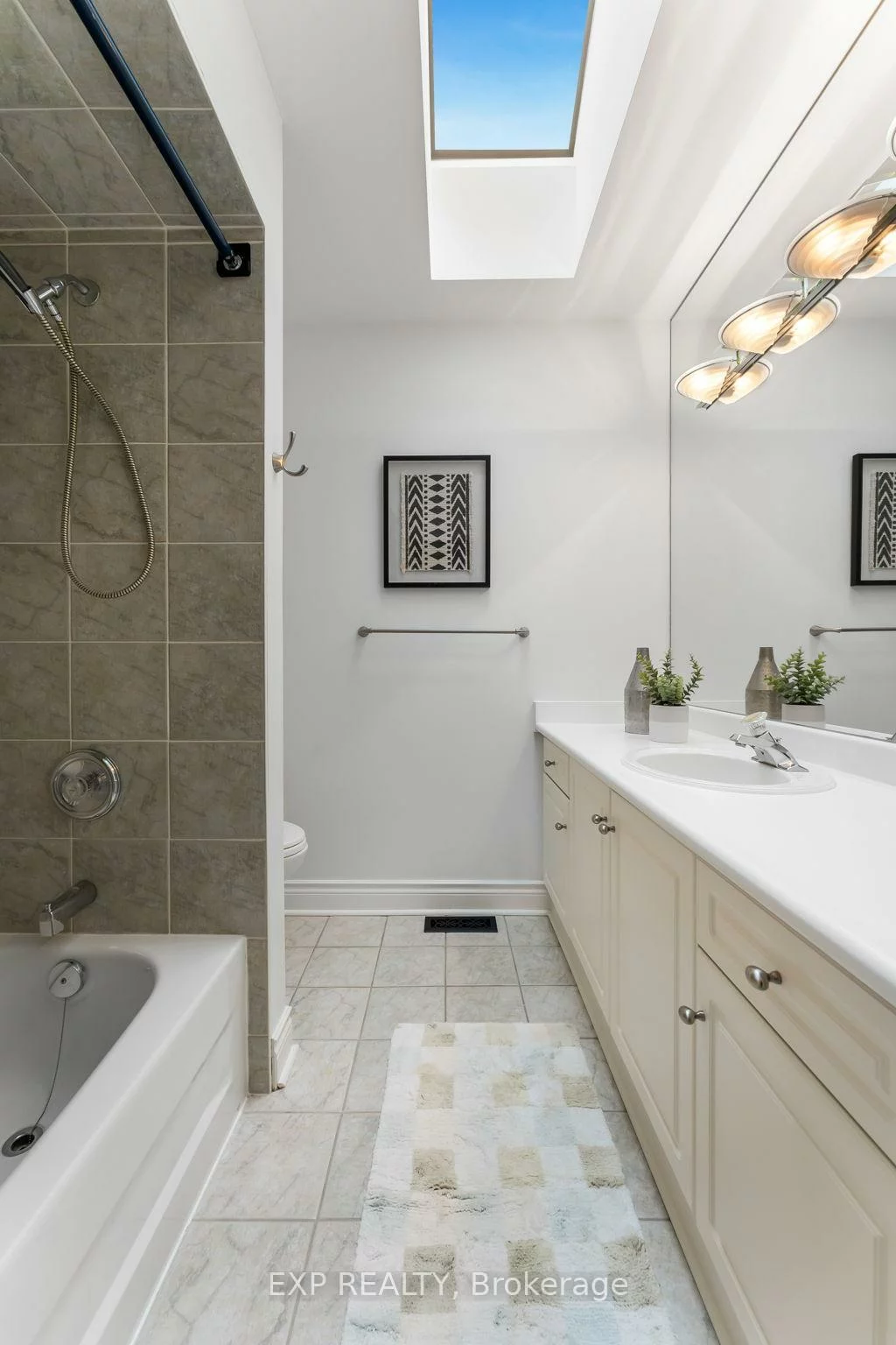 2000, Peak, 1015 - RO River Oaks, Oakville
