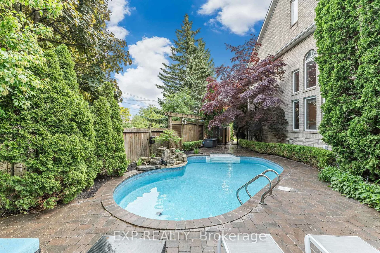 2000, Peak, 1015 - RO River Oaks, Oakville