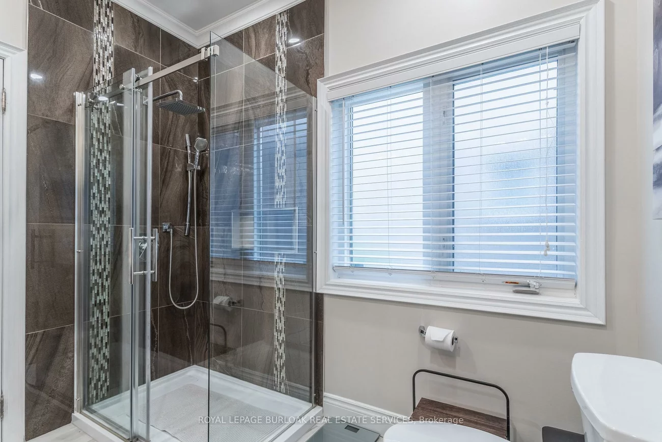 3329, Springflower, 1001 - BR Bronte, Oakville