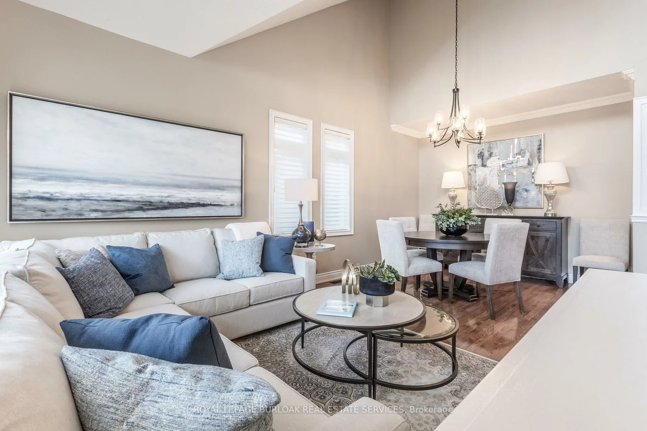 3329, Springflower, 1001 - BR Bronte, Oakville