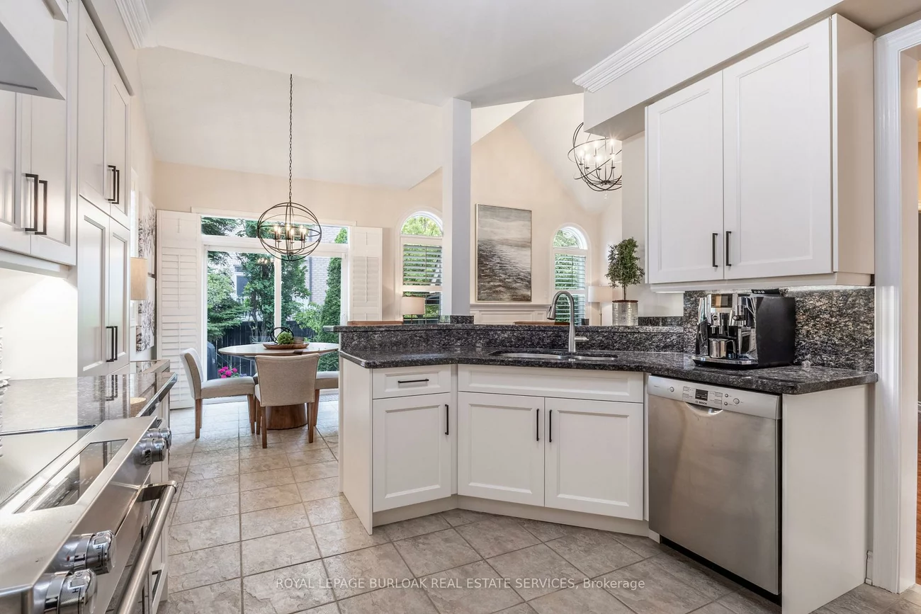 3329, Springflower, 1001 - BR Bronte, Oakville