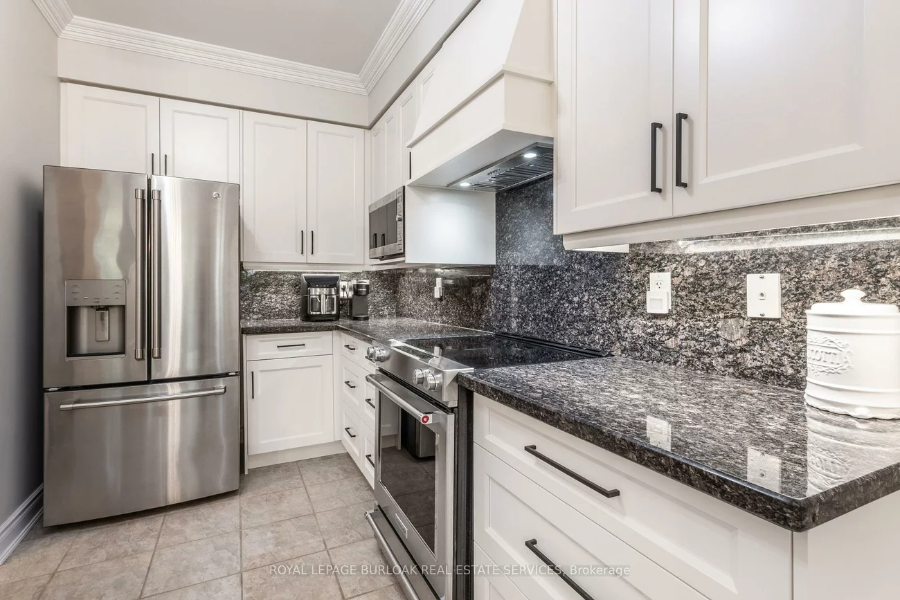 3329, Springflower, 1001 - BR Bronte, Oakville