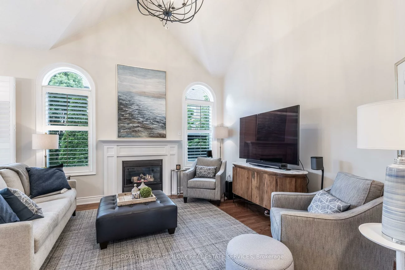 3329, Springflower, 1001 - BR Bronte, Oakville