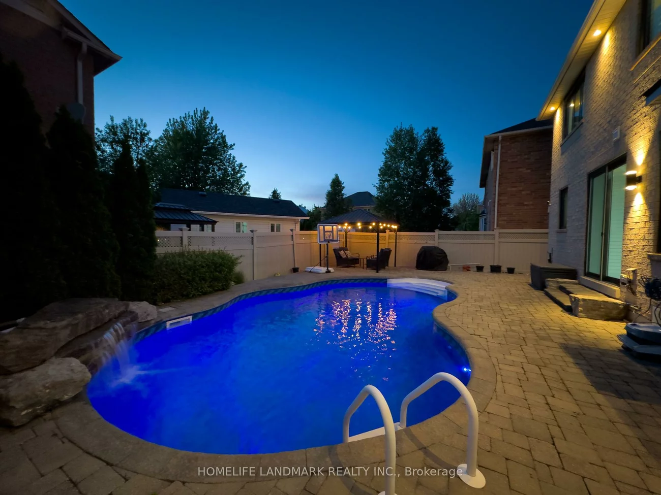 2236, Glazebrook, 1022 - WT West Oak Trails, Oakville