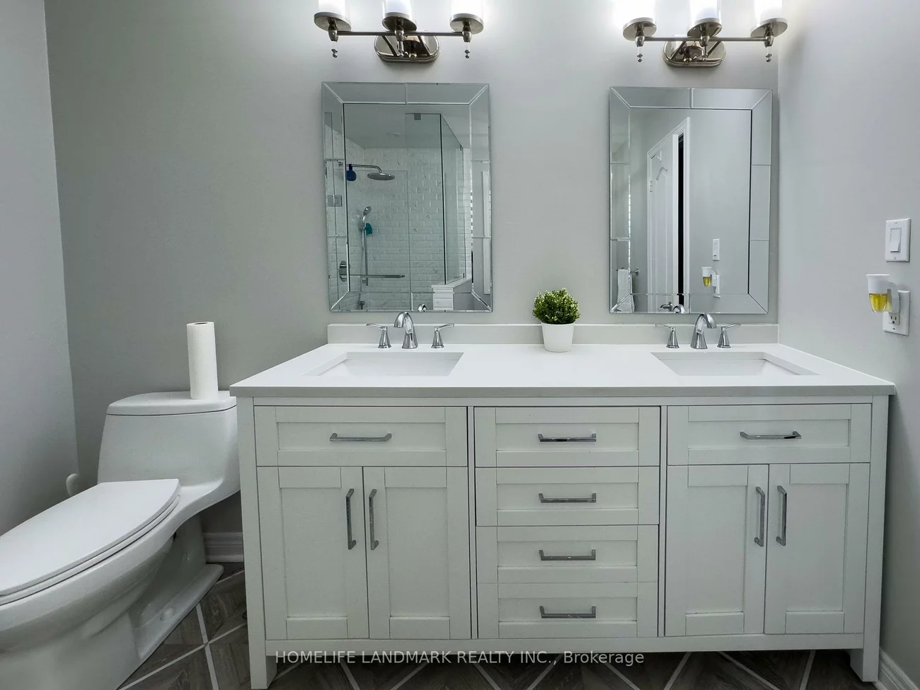 2236, Glazebrook, 1022 - WT West Oak Trails, Oakville