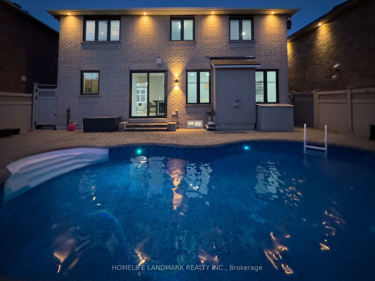 2236, Glazebrook, 1022 - WT West Oak Trails, Oakville