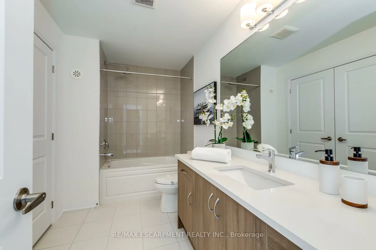 3262, Crystal, 1008 - GO Glenorchy, Oakville