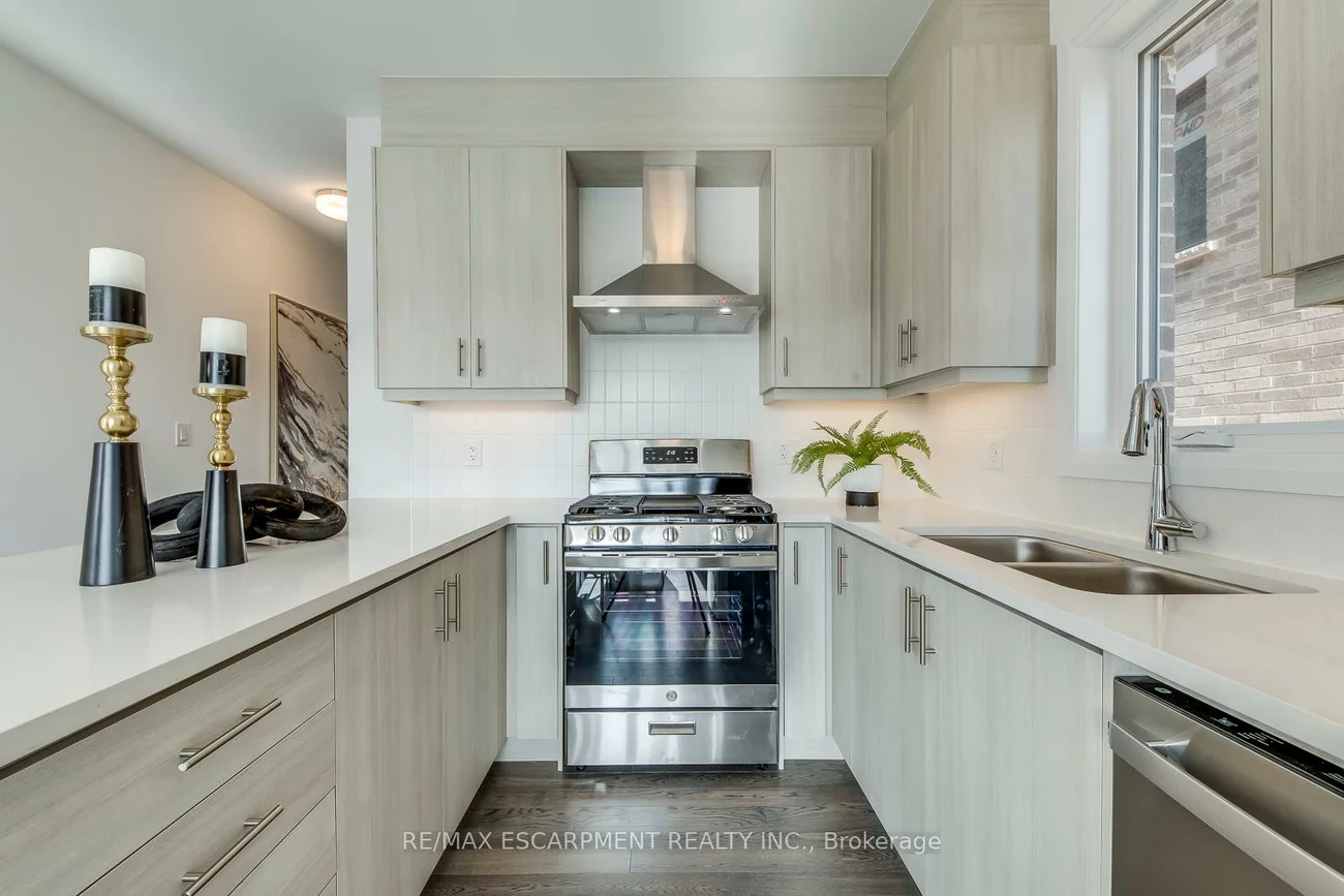 3262, Crystal, 1008 - GO Glenorchy, Oakville