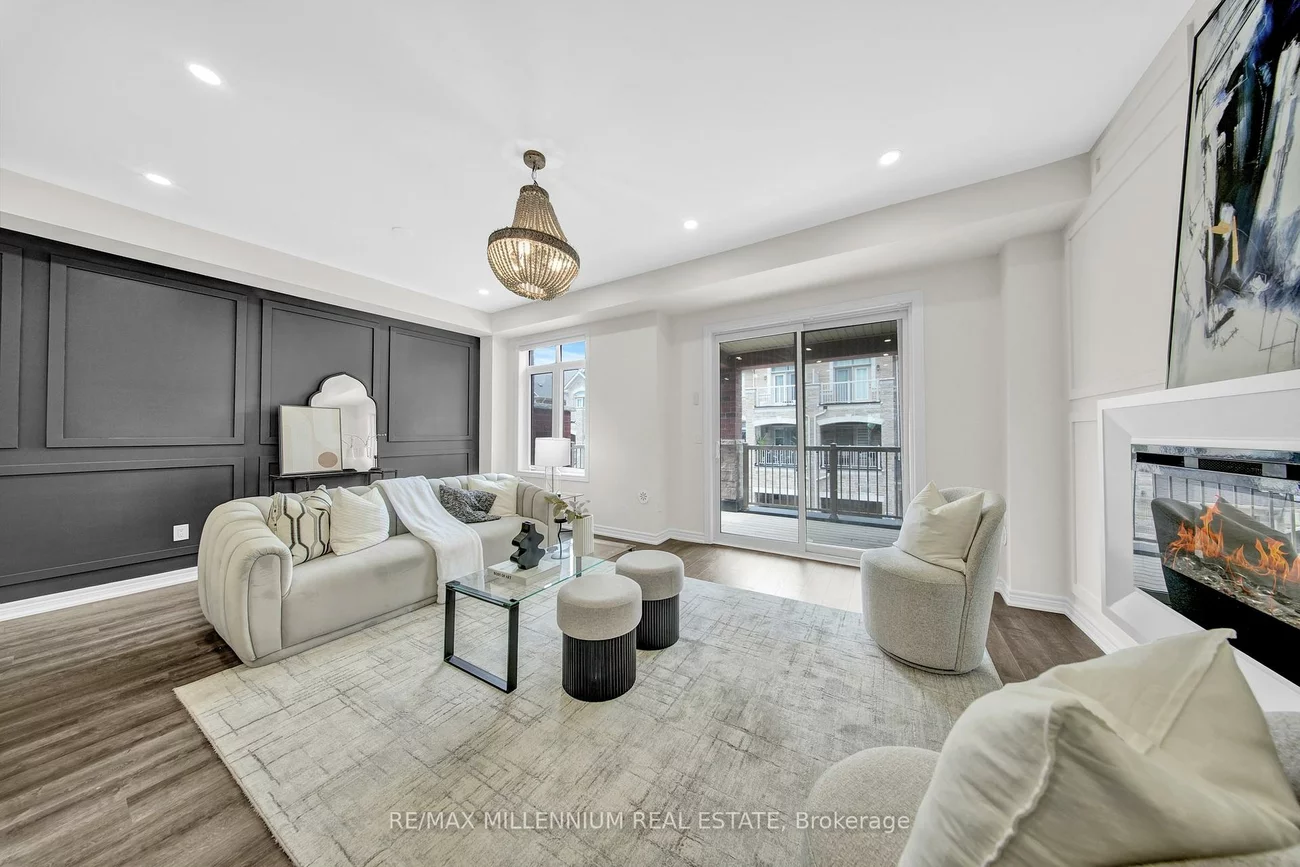 527, Dundas, 1010 - JM Joshua Meadows, Oakville