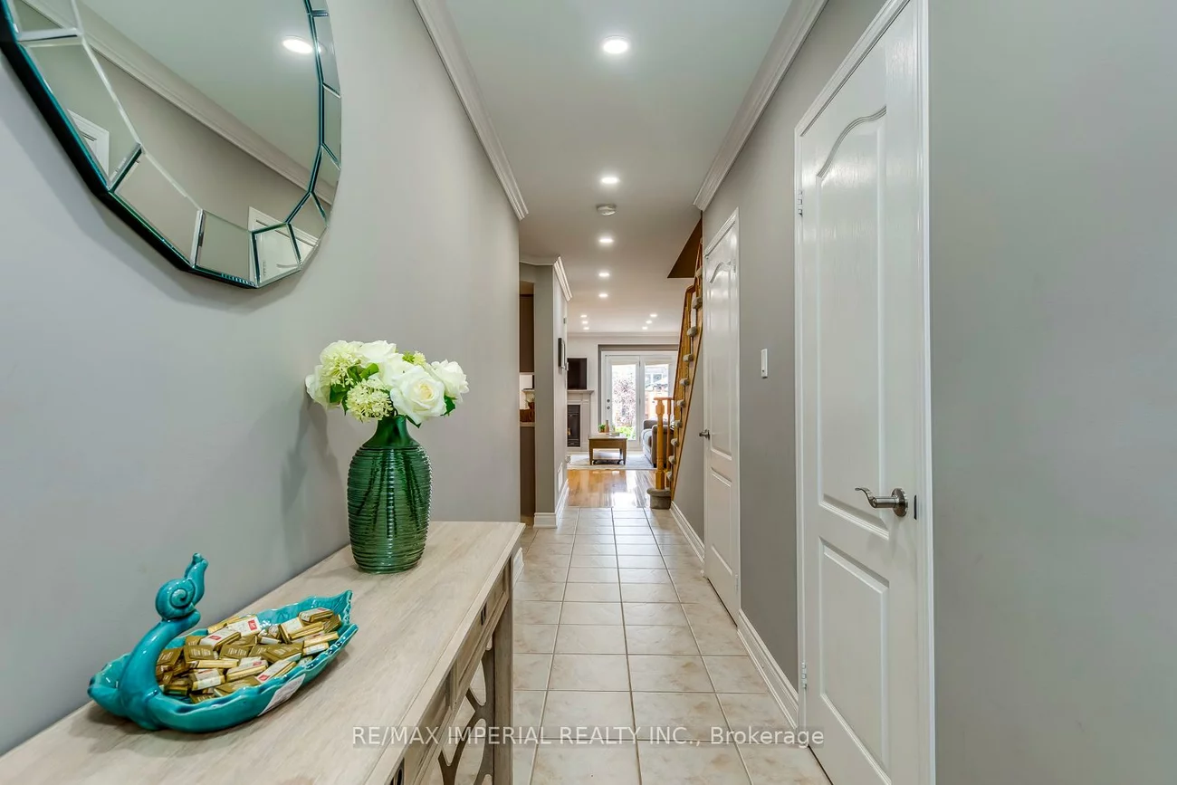 2182, Oakpoint, 1022 - WT West Oak Trails, Oakville