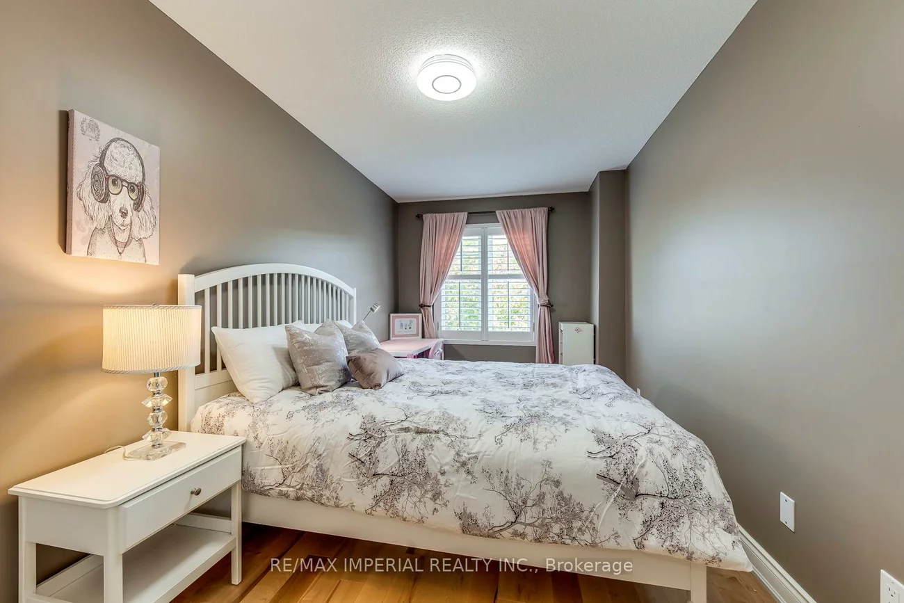 2182, Oakpoint, 1022 - WT West Oak Trails, Oakville