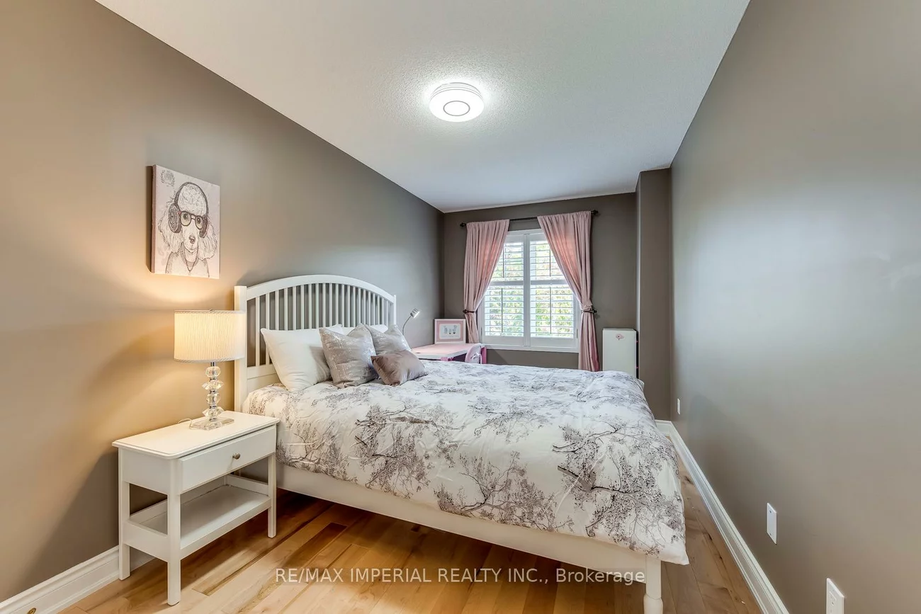 2182, Oakpoint, 1022 - WT West Oak Trails, Oakville