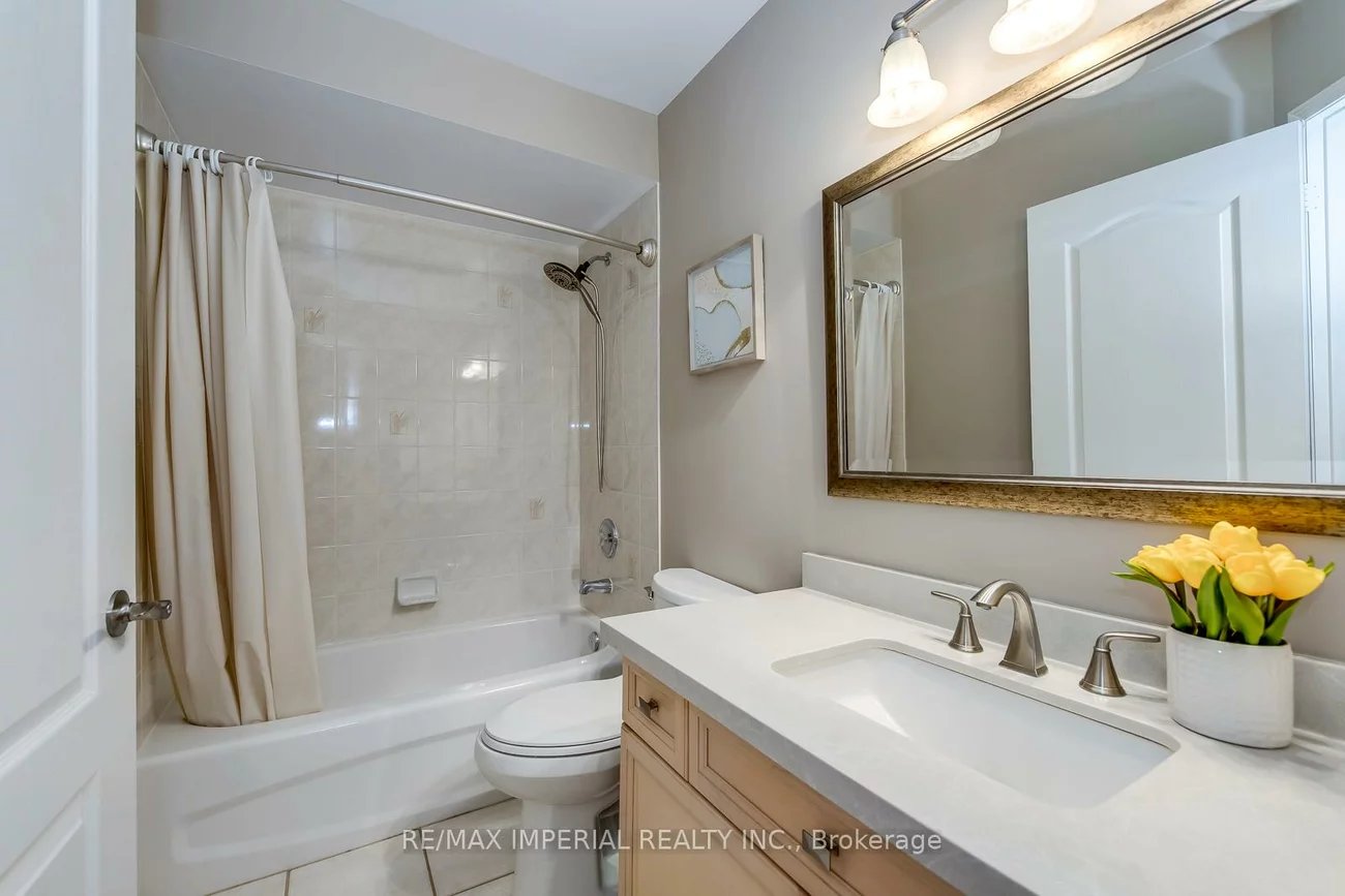 2182, Oakpoint, 1022 - WT West Oak Trails, Oakville