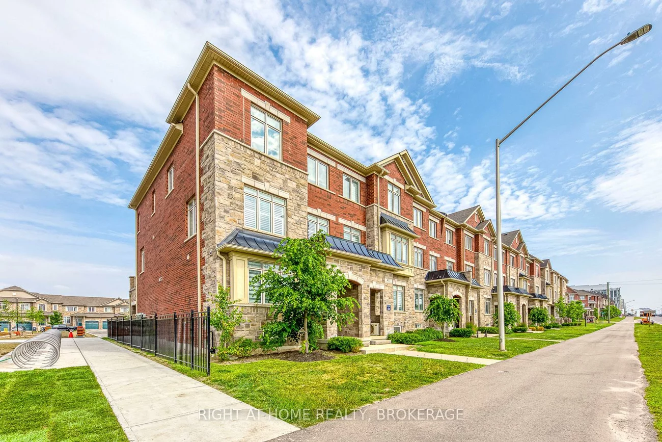451, Dundas, 1010 - JM Joshua Meadows, Oakville
