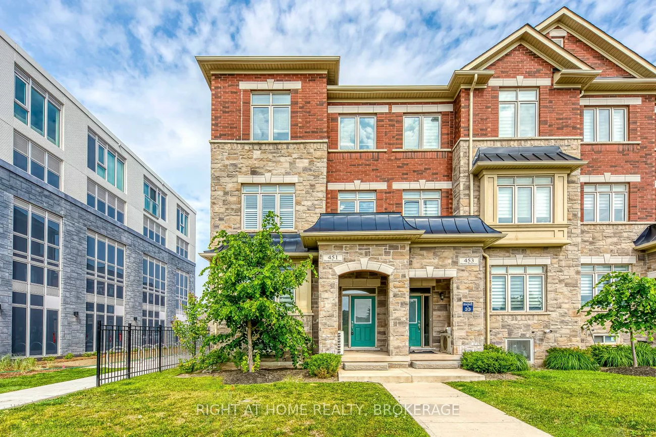 451, Dundas, 1010 - JM Joshua Meadows, Oakville